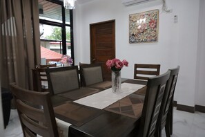 Unclassified image, 3 of 49, button - Kirsu's Travellers Inn (Cagayan de Oro)