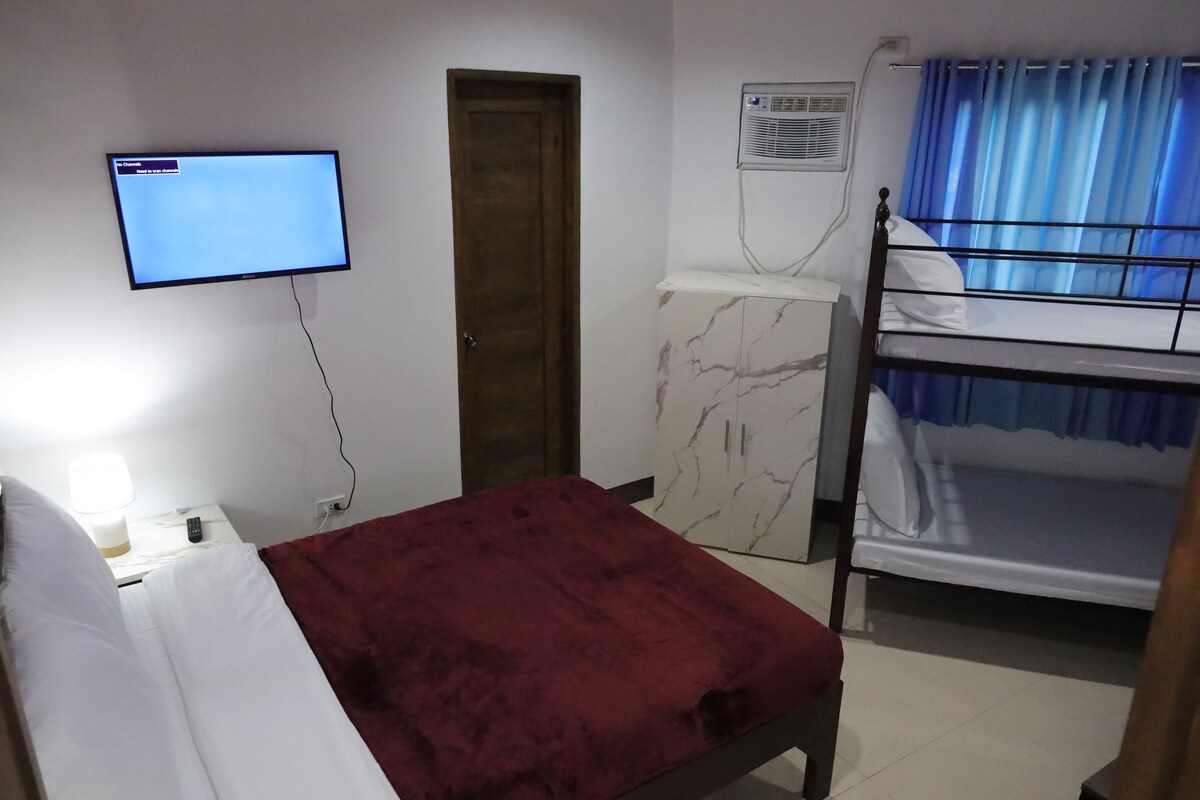 Double Room, Non Smoking, Private Bathroom | Desk, free WiFi