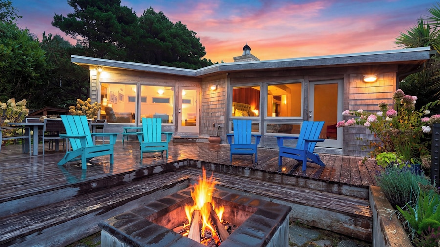 The Grey Piper by Avantstay Ocean Views + Fire Pit + BBQ Walk to Beach