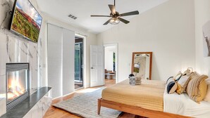 4 slaapkamers, een strijkplank/strijkijzer, gratis wifi, beddengoed