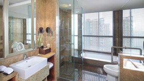 Phòng đơn cơ bản | Phòng tắm | Máy sấy tóc, khăn tắm, giấy vệ sinh 