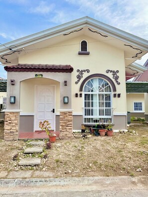 Apartamento standard, vista para o jardim | Fachada