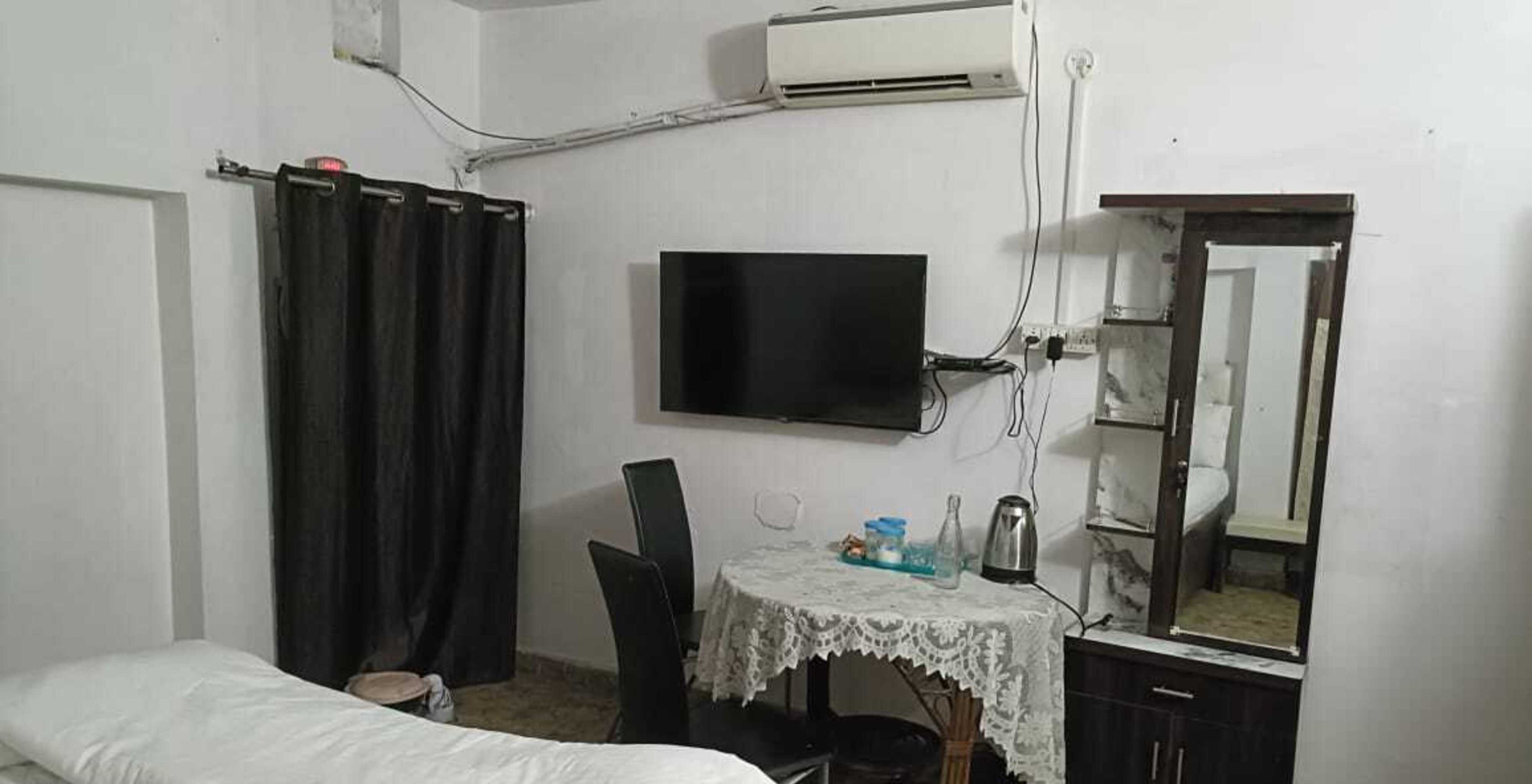 Deluxe Room | Rollaway beds (surcharge), WiFi (free), bed sheets