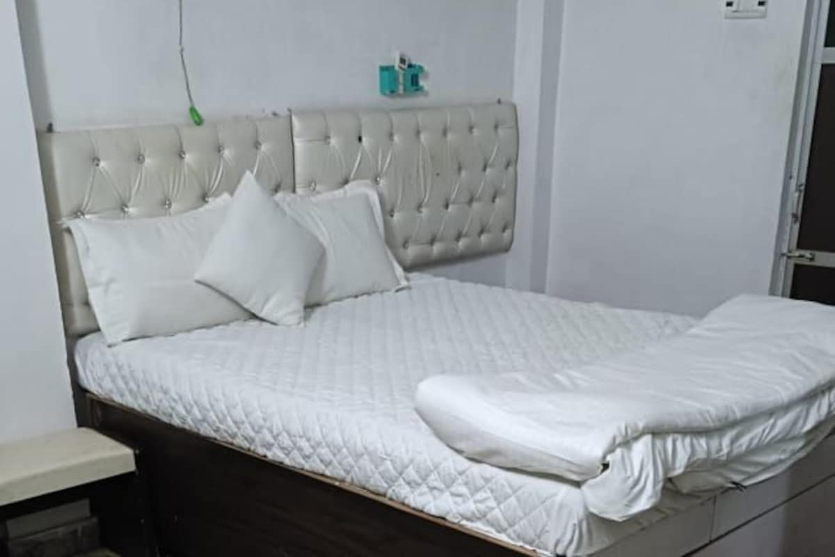 Deluxe Room | Rollaway beds (surcharge), WiFi (free), bed sheets