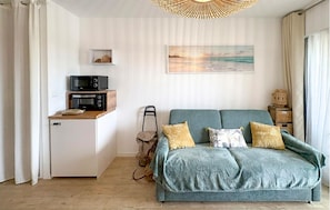 Living Room - 1 bedroom cozy apartment in Cavalaire-Sur-Mer (Cavalaire-Sur-Mer)