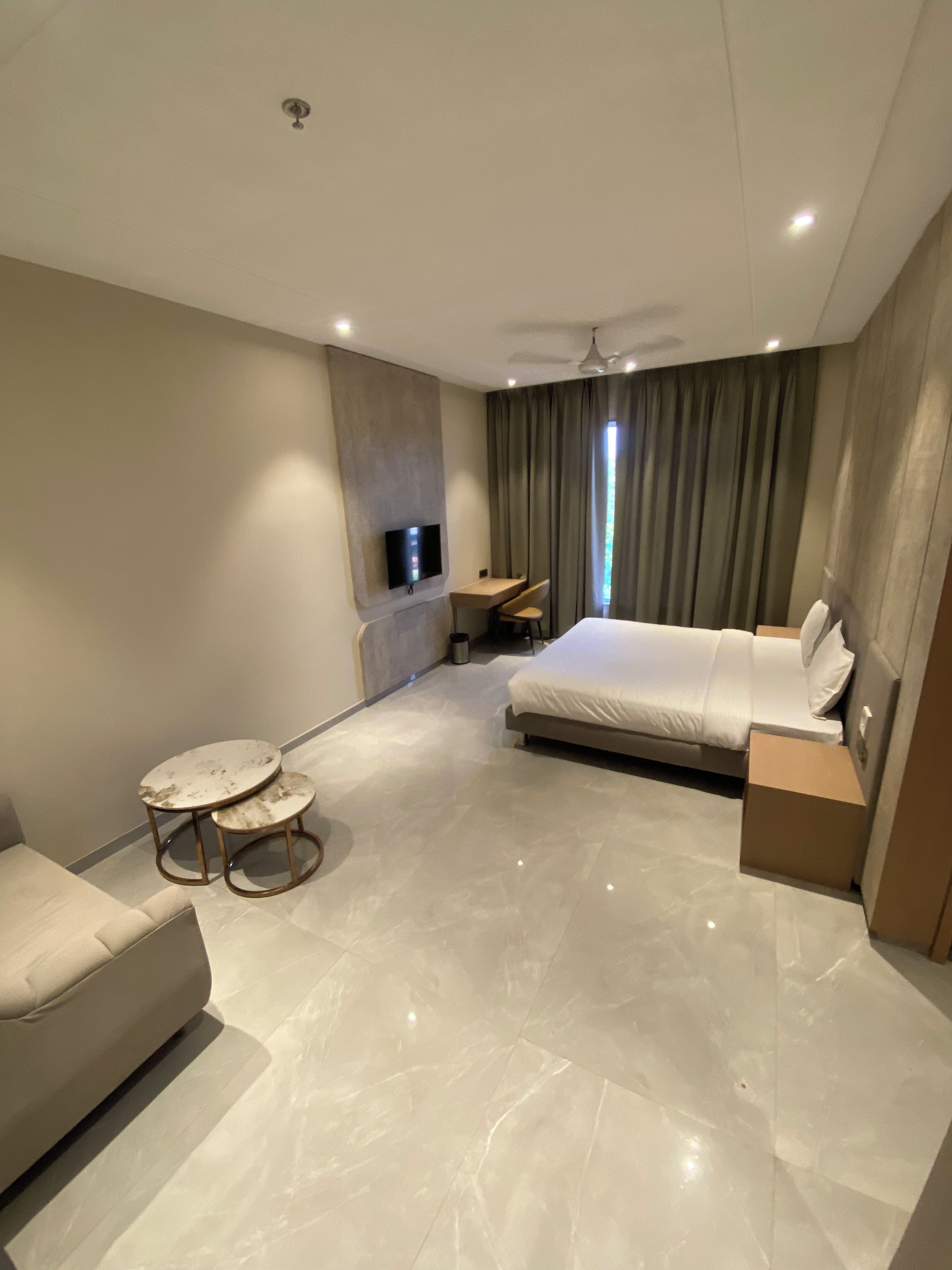 Superior Double Room | Desk, laptop workspace, WiFi (free)