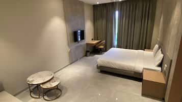 Superior Double Room | Desk, laptop workspace, WiFi (free)