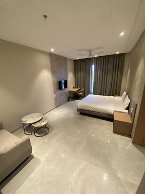 Superior Double Room | Desk, laptop workspace, WiFi (free) - Panchtala Resort (Mirzapur)