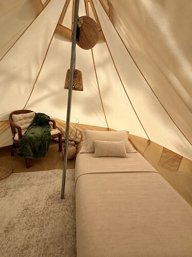 Cozy 1-bedroom lodge in cool Interlachen with AC