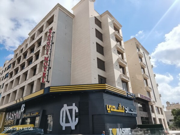 المنشأة من الخارج