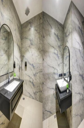 Studio | Badezimmer | Hausschuhe