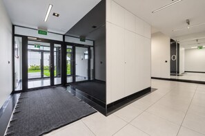 Exterior - Lumina 3-room Apart w/ Terrace I Parking (Warszawa)