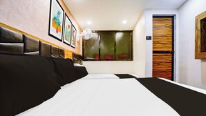 Superior Room | WiFi (free) - Collection O Mumbai KharRoad (Mumbai)