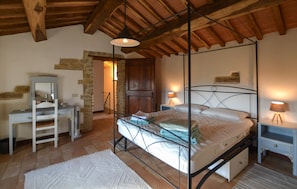 Bed - Gorgeous home in Sansepolcro with WiFi (Sansepolcro)
