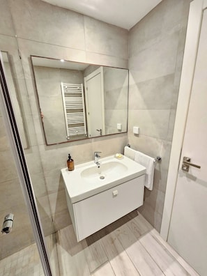 Bathroom - Contemporary Haven in the Heart of La Marsa (Marsa)