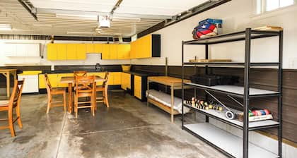 The Play House: Family Retreat 2 Mi to Pawnee Park
