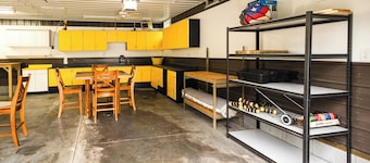 The Play House: Family Retreat 2 Mi to Pawnee Park