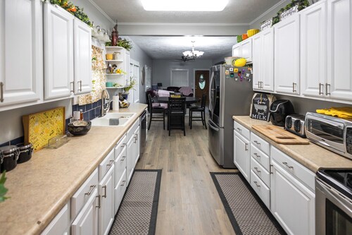 The Play House: Family Retreat 2 Mi to Pawnee Park