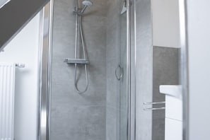Bathroom - Holiday apartment in Leer with swimming pool (Leer)