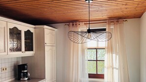 Dining - Vrbo Property (Treffurt)