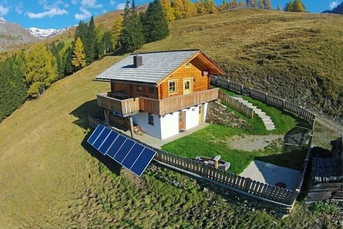 Alpine cabin with 2 bedrooms
