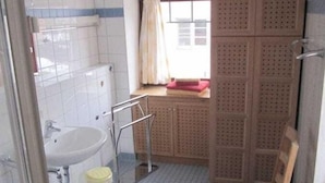 Bathroom - Holiday apartment in Waren with swimming pool (Waren)