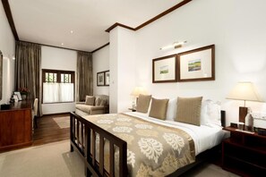 Family Room, Patio, Garden View | In-room safe, iron/ironing board, free WiFi - Stafford Estate Bungalow (Nuwaraeliya)