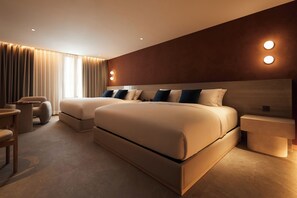 Ảnh chưa phân loại, 2 trong số 28 ảnh, nút