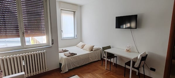 Room - Vrbo Property (Milano)