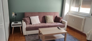 Living area - Vrbo Property (Milano)