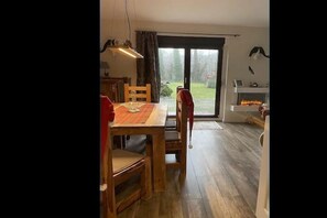 Dining - Time out - House by the lake, holiday home (Groß Kreutz)