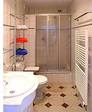 Bathroom - at the foot of the Lilienstein (Bad Schandau StT Prossen)