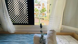 Ferros/tábuas de passar roupa, Wi-Fi, roupa de cama