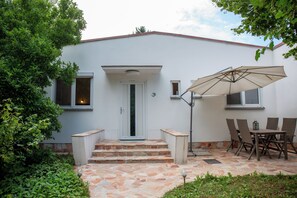 Outdoor dining - Vrbo Property (Neulengbach)