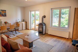 Living area - Vrbo Property (Neulengbach)