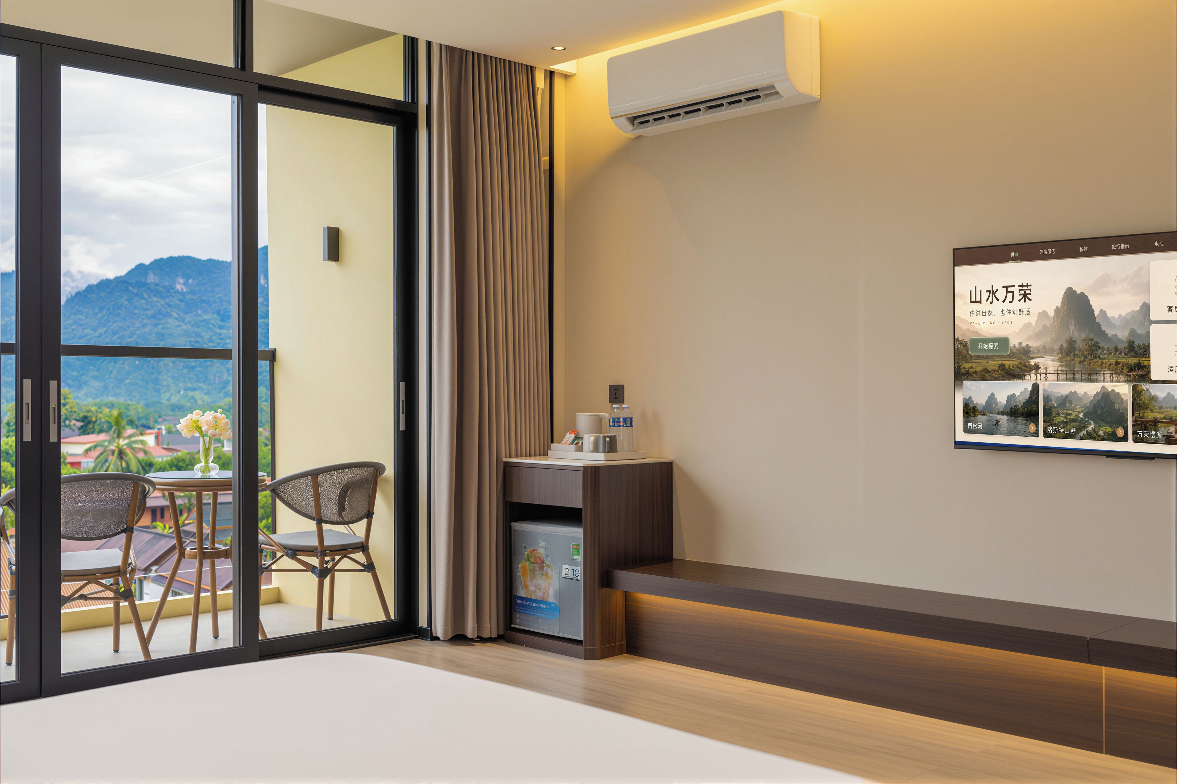 Premium bedding, WiFi (free), bed sheets