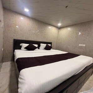 Room - Hotel The Arrow , Malviya Nagar (New Delhi)