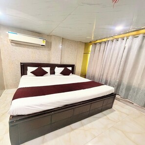 Room - Hotel The Arrow , Malviya Nagar (New Delhi)