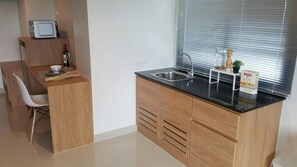 Private kitchen - Jk Living Hotel And Service Apartment (Chachoengsao)