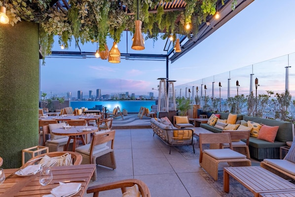 Outdoor dining - Wyndham Grand Mexico City (Mexico City)