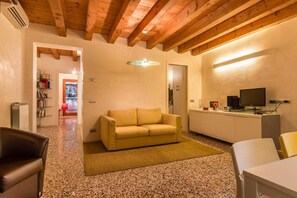 Living area - Rialto Mercato a Family Like at Home (Venice)