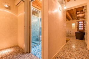 Bathroom - Rialto Mercato a Family Like at Home (Venice)