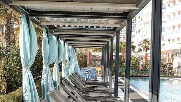Pool - Premium Luxury Finese (Golem)