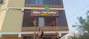 bliss paradise resoert