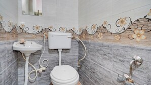 Bathroom - Hotel O Madavara Metro Station (Bangalore)