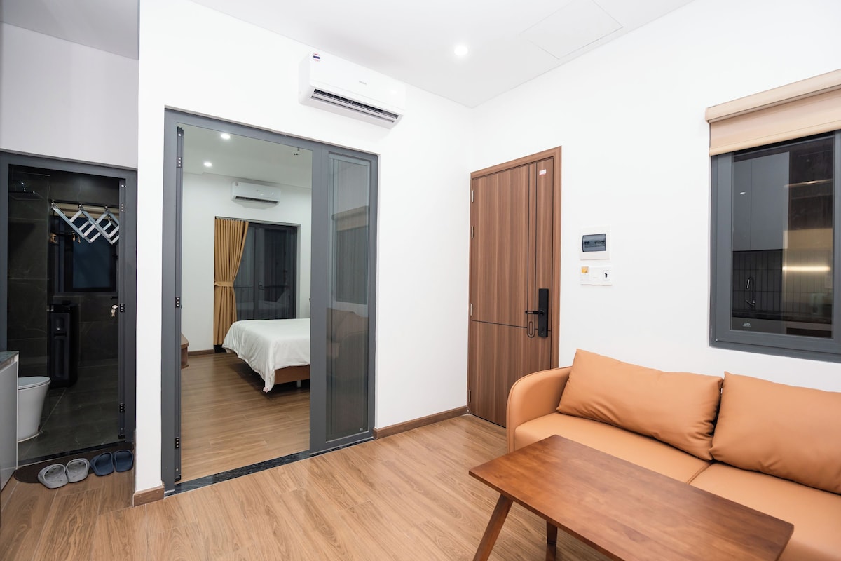 Deluxe Apartment, 1 Bedroom | Desk, laptop workspace, WiFi (free), bed sheets