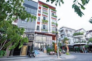 Unclassified image, 2 of 43, button - Viet Apartments (Da Nang)