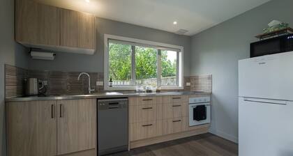 Beachside Bliss - Two Bedroom Apartment