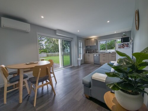 Beachside Bliss - Two Bedroom Apartment