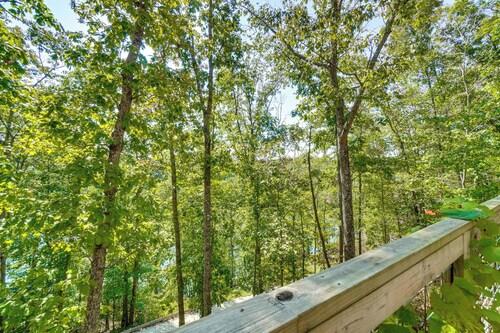 Fire Pit & Lake Views! Wood Creek Lake Cabin